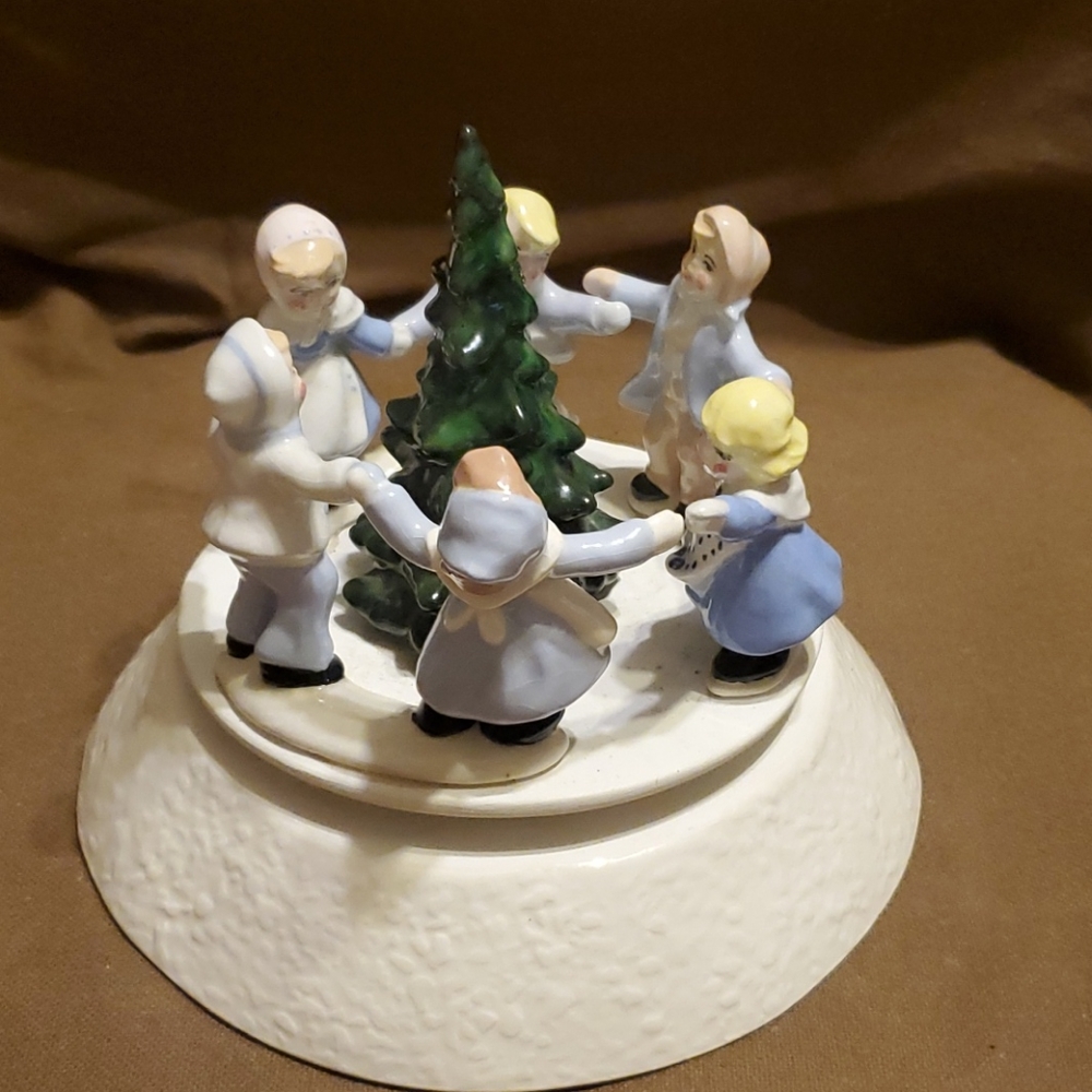 Vintage Japan Christmas Rotating Music Box